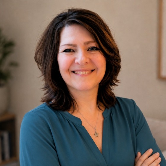 Das Bild zeigt die Kollgin Yulia Kozyrakis von Level up! 2.0.